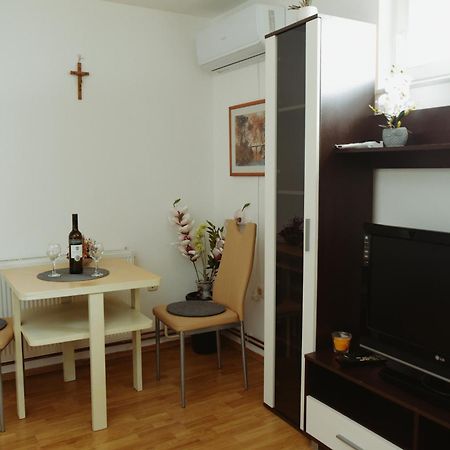 Apartmán Soba Luic Zupanja Exteriér fotografie