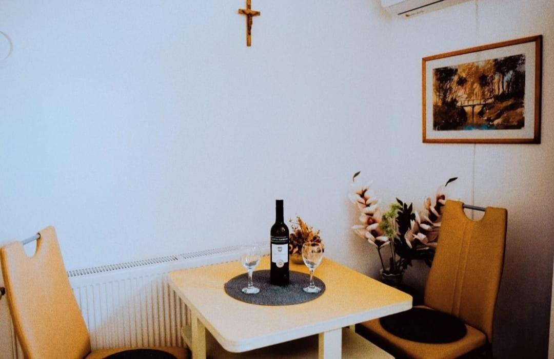 Apartmán Soba Luic Zupanja Exteriér fotografie