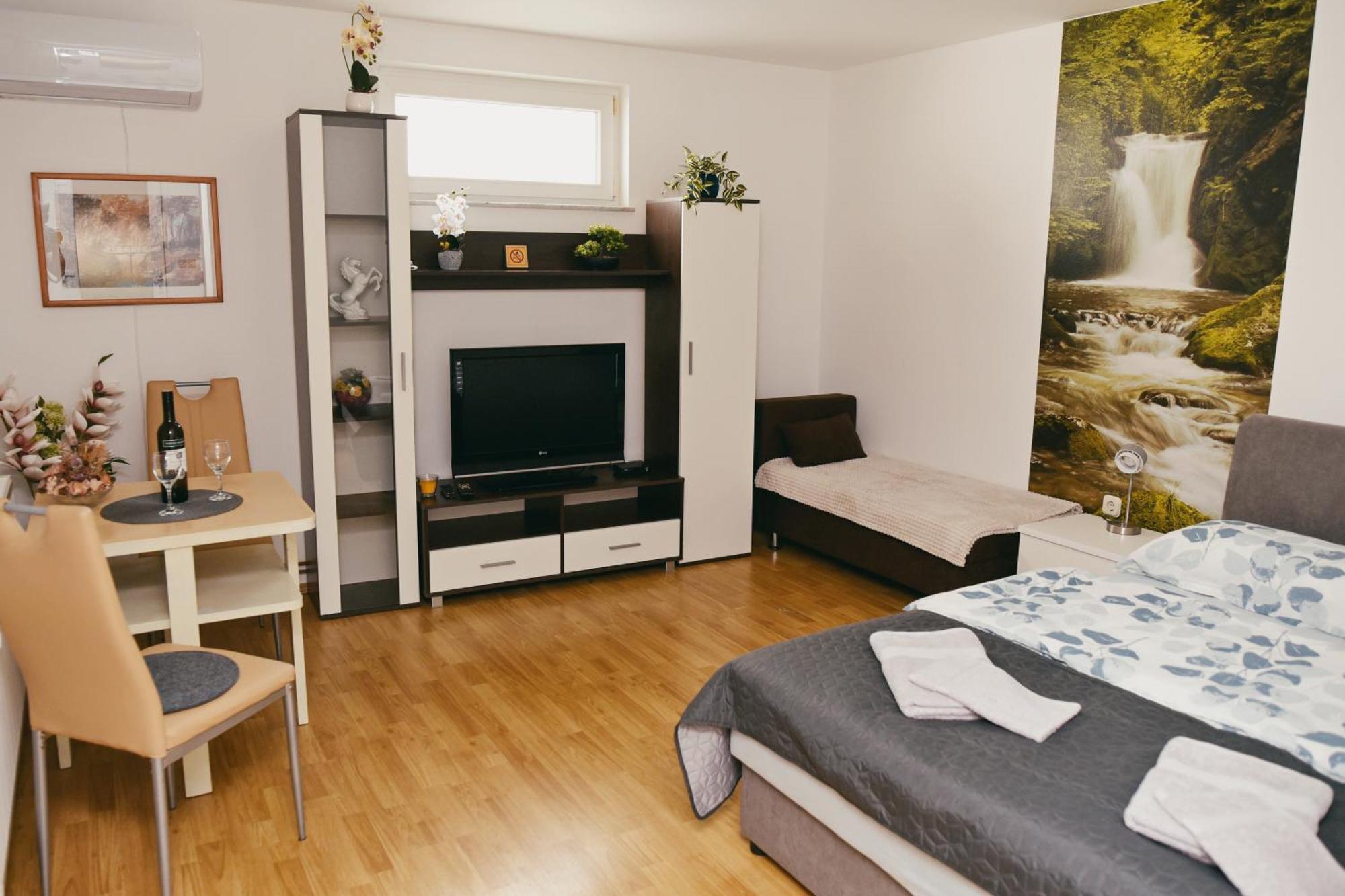 Apartmán Soba Luic Zupanja Exteriér fotografie